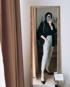 Ide Ootd Kemeja Hitam Simpel Elegan Untuk Hijaber Stylish