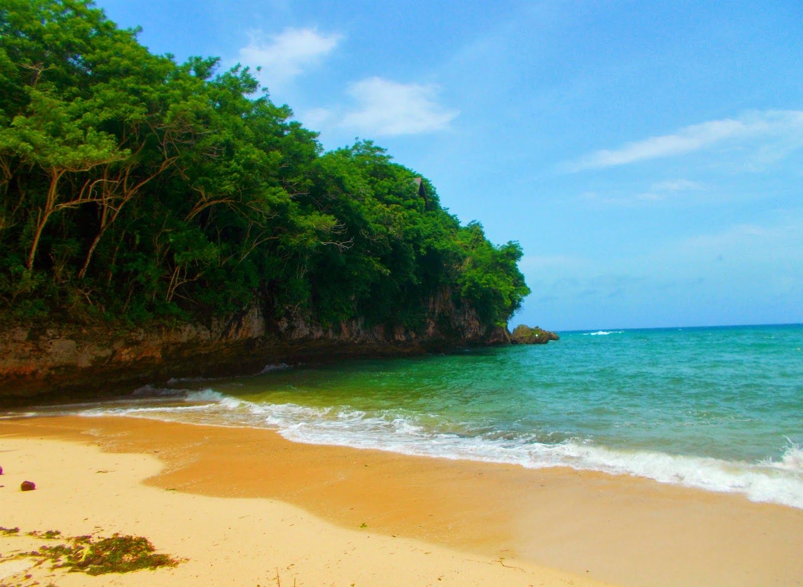 Pantai di Indonesia