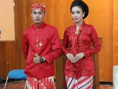 pakaian adat indonesia lengkap